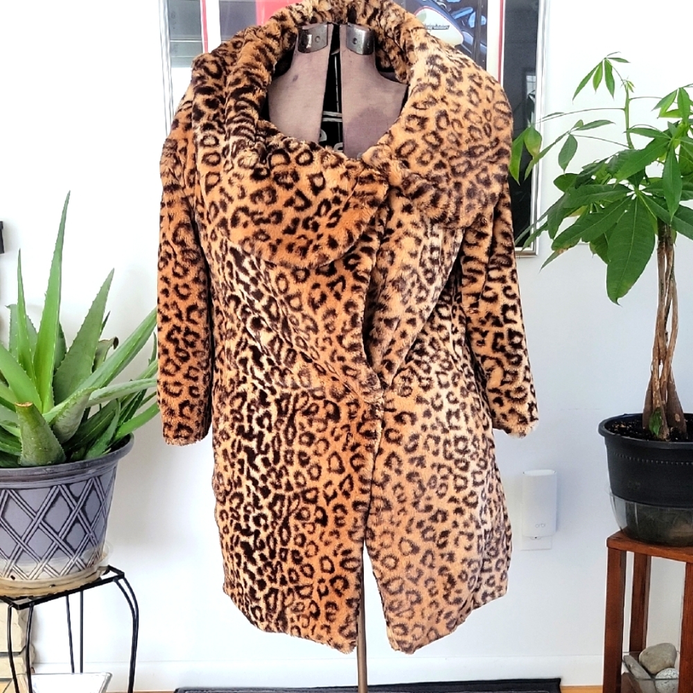 Oxford and Regent Coat, Medium, Leopard Print